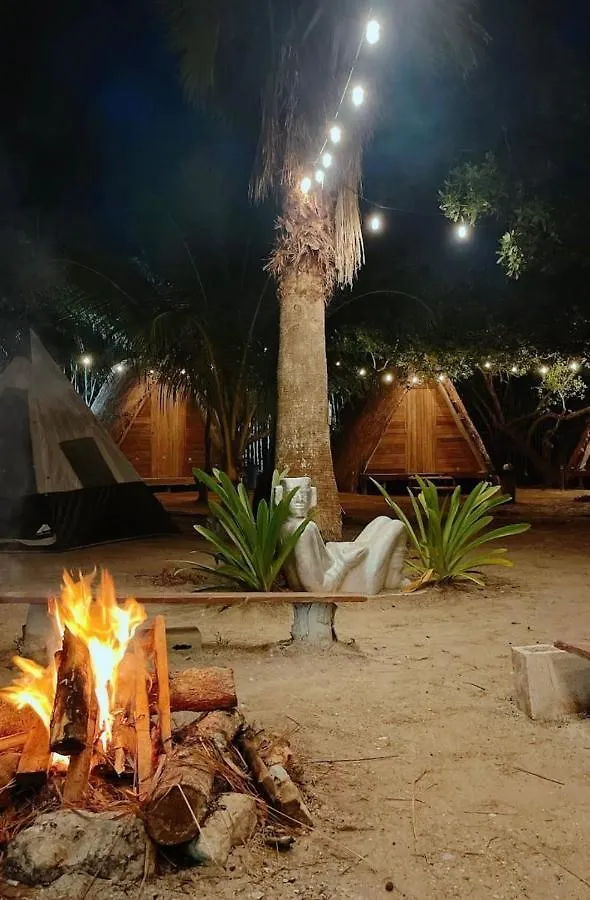 Kemping La Aldea Holbox Cabanas Y Camping