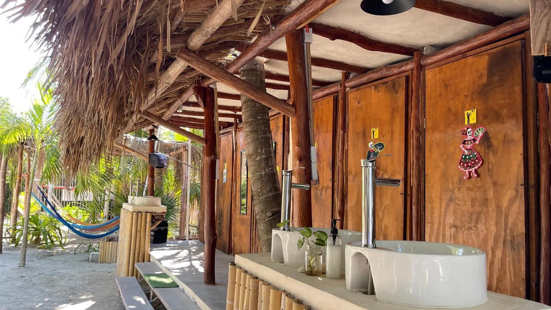 La Aldea Holbox Cabanas Y Camping Mexico